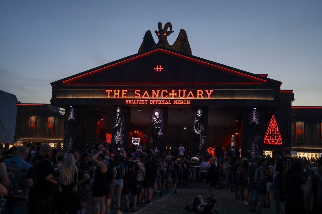 Le Sanctuary s’illumine pour la première nuit de l’enfer le 19 juin 2025. Photo ARP